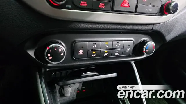 Kia Carens 2017 thumb 6