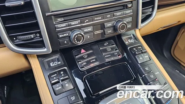 Porsche Cayenne 2016 thumb 8