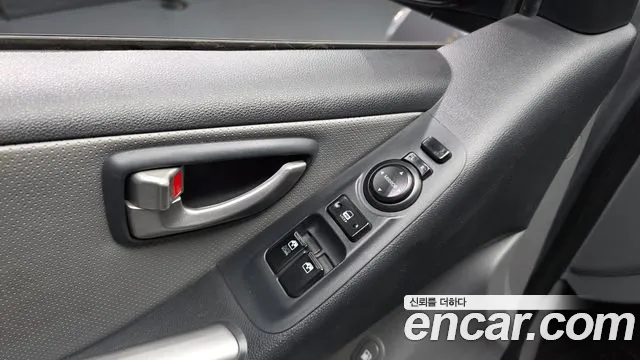 Hyundai Staria 2015 thumb 8