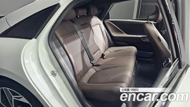 Hyundai Ioniq6 2022 thumb 7