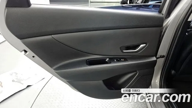 Hyundai Elantra 2020 thumb 3