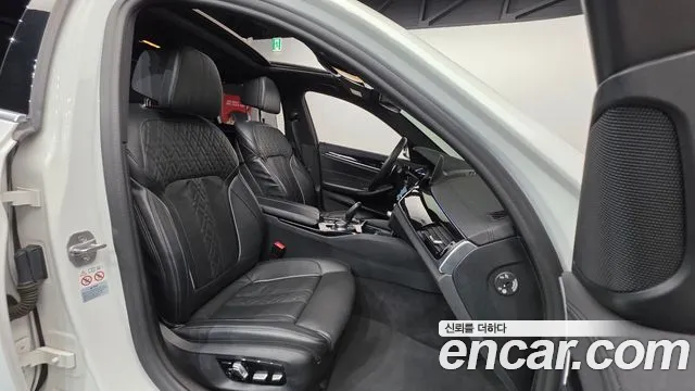 BMW 5 серии 2019 thumb 3