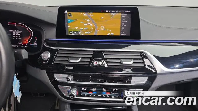 BMW 5 серии 2019 thumb 5