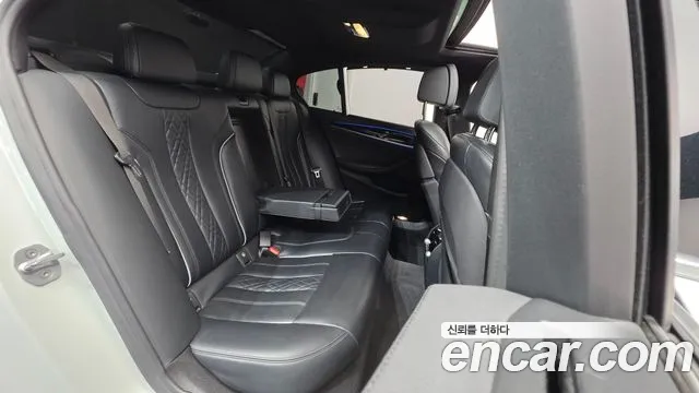 BMW 5 серии 2019 thumb 2