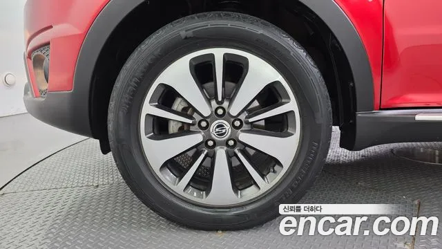 KGM Korando 2013 thumb 5