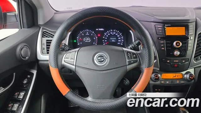 KGM Korando 2013 thumb 7
