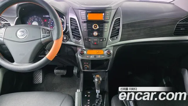 KGM Korando 2013 thumb 10