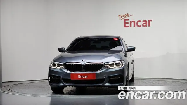 BMW 5 серии 2018 thumb 8