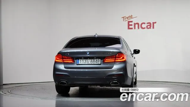 BMW 5 серии 2018 thumb 4