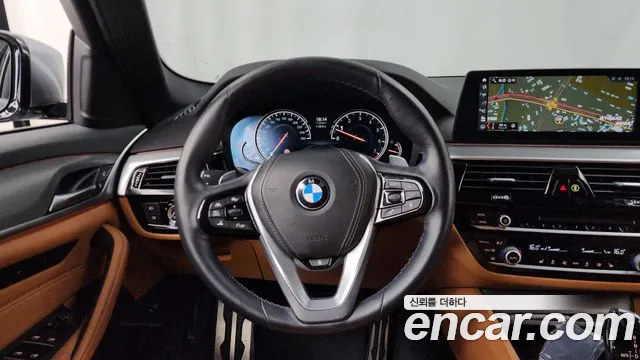 BMW 5 серии 2018 thumb 5