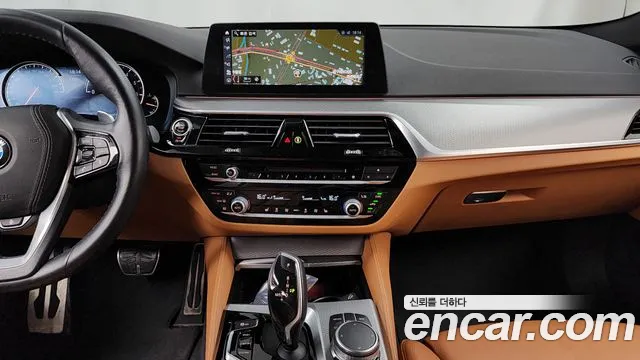 BMW 5 серии 2018 thumb 10