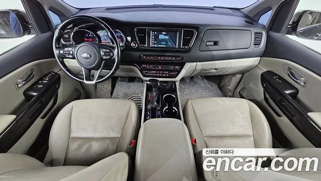 Kia Carnival 2018 thumb 9