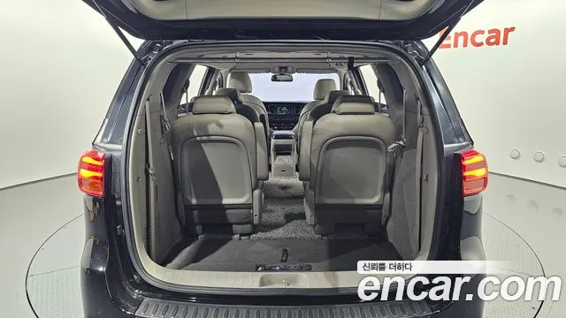Kia Carnival 2018 thumb 11