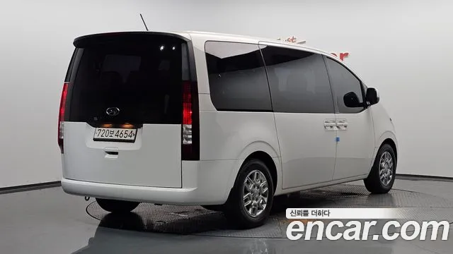 Hyundai Staria 2021 thumb 2