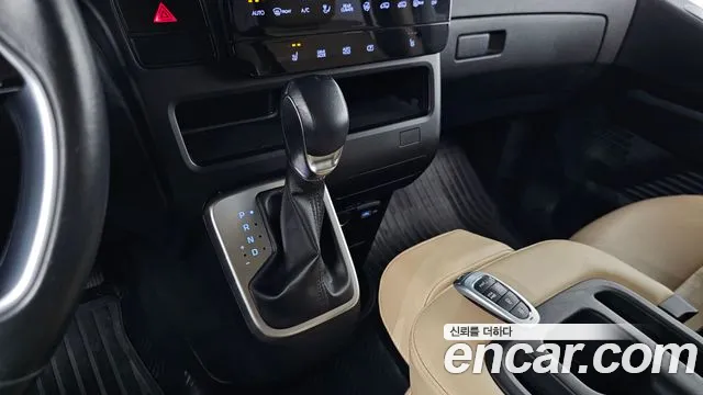 Hyundai Staria 2021 thumb 11