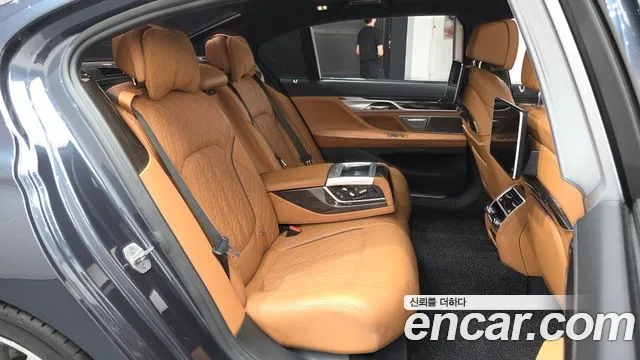 BMW 7 серии 2019 thumb 9