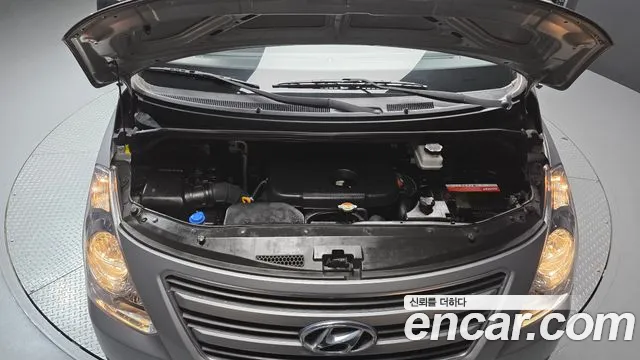 Hyundai Staria 2017 thumb 6