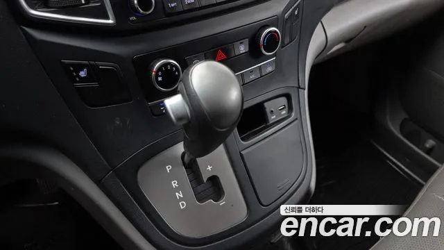 Hyundai Staria 2017 thumb 9