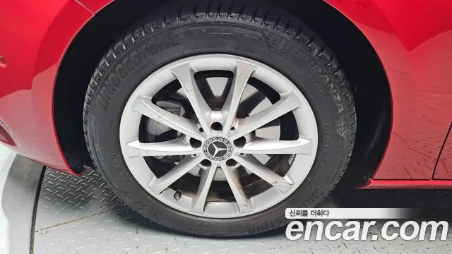 Mercedes-Benz A-Class 2019 thumb 10