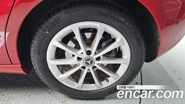Mercedes-Benz A-Class 2019 thumb 7