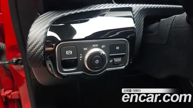 Mercedes-Benz A-Class 2019 thumb 11