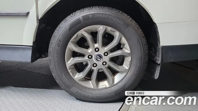 KGM Korando 2013 thumb 7