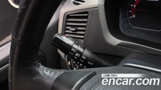 KGM Korando 2013 thumb 10