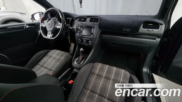 Volkswagen Golf 2010 thumb 2