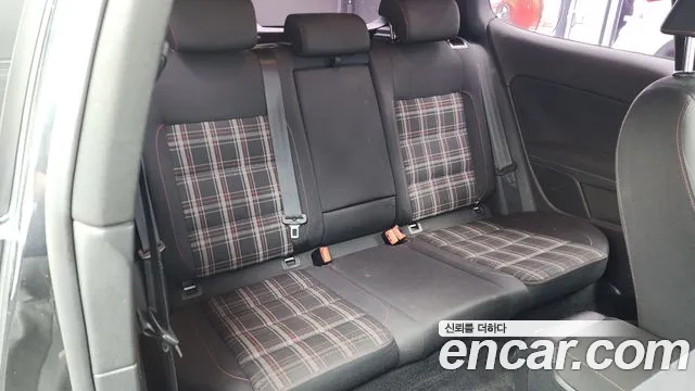 Volkswagen Golf 2010 thumb 4