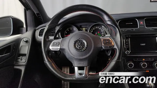 Volkswagen Golf 2010 thumb 8