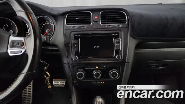 Volkswagen Golf 2010 thumb 11