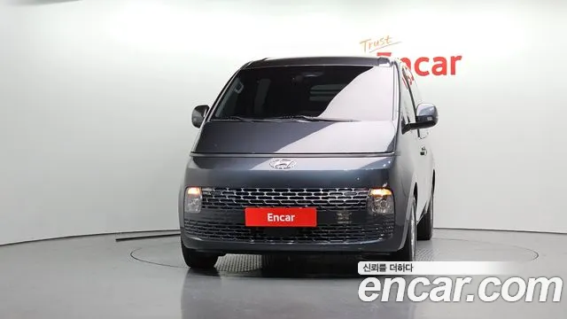 Hyundai Staria 2023 thumb 3