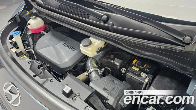 Hyundai Staria 2023 thumb 12