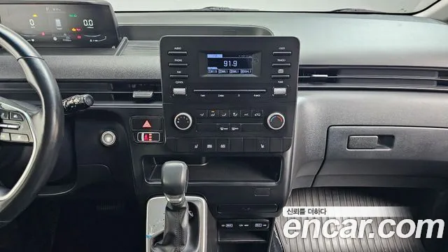 Hyundai Staria 2023 thumb 7