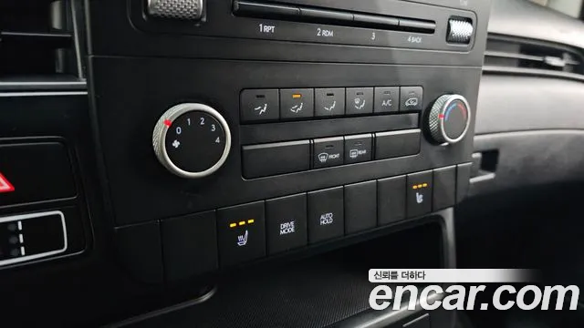 Hyundai Staria 2023 thumb 10