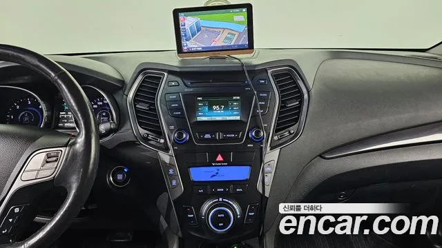 Hyundai Санта Фе 2014 thumb 10