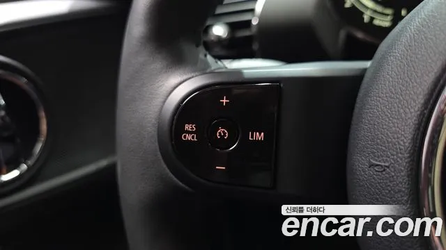 Mini Cooper Clubman 2024 thumb 10