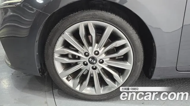 Kia K7 2017 thumb 3