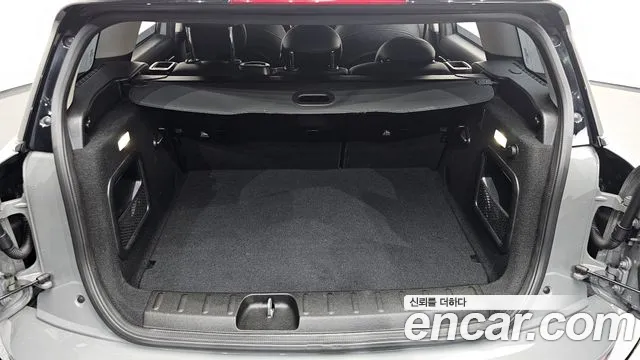 Mini Cooper Clubman 2021 thumb 12