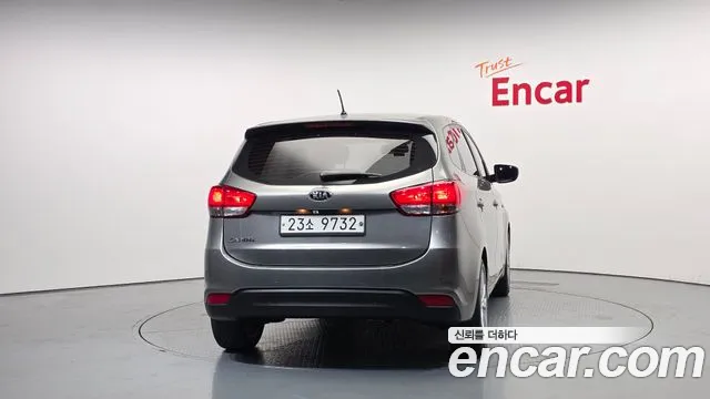 Kia Carens 2013 thumb 10