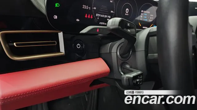 Porsche Taycan 2023 thumb 7