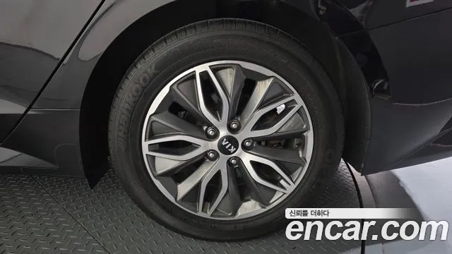 Kia Hybrid 2020 thumb 2
