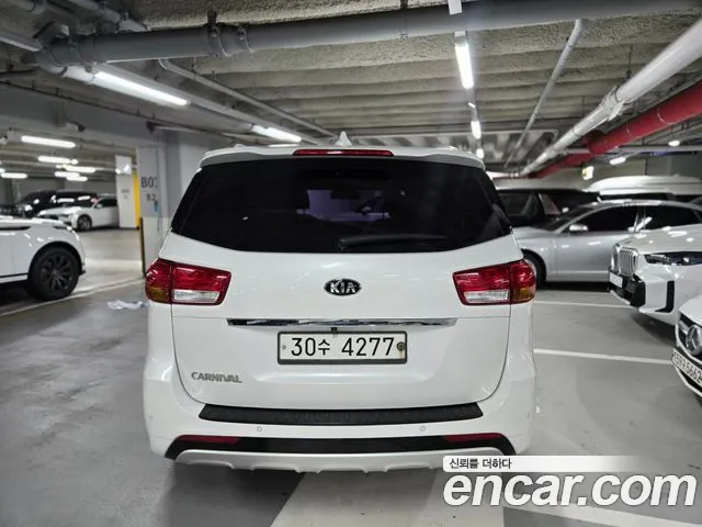 Kia Carnival 2015 thumb 3