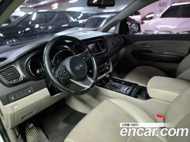 Kia Carnival 2015 thumb 6