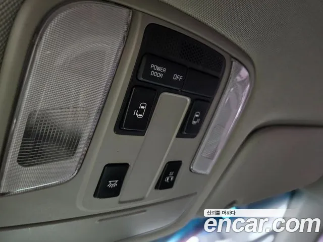 Kia Carnival 2015 thumb 9
