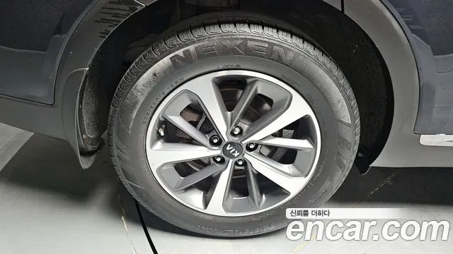 Kia Sorento 2017 thumb 5