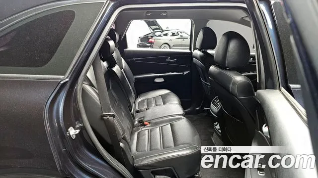 Kia Sorento 2017 thumb 10