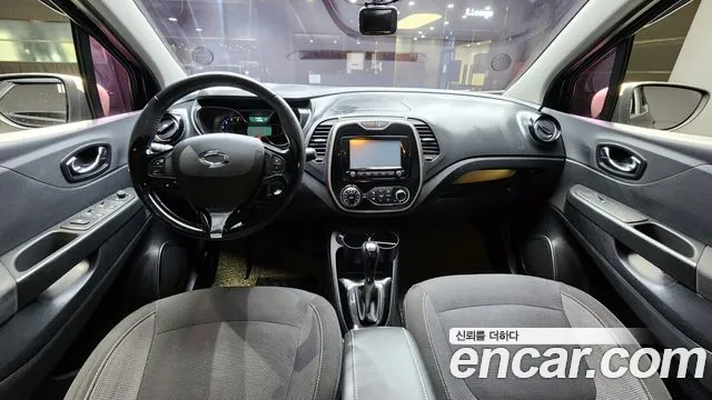 Renault QM3 2015 thumb 12