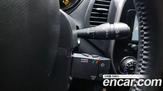 Renault QM3 2015 thumb 6