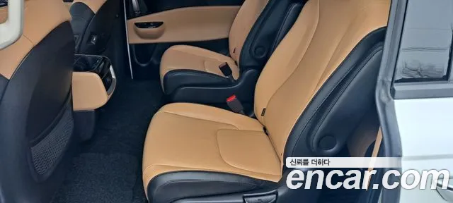 Kia Carnival 2021 thumb 4